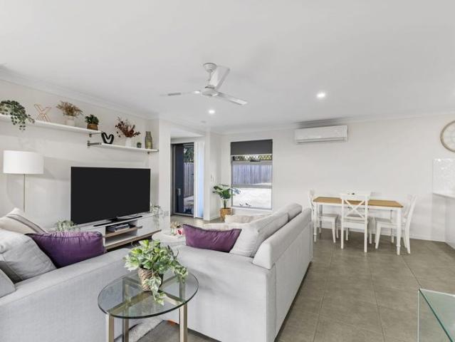 Townhouse for rent in Toombul, Queensland
