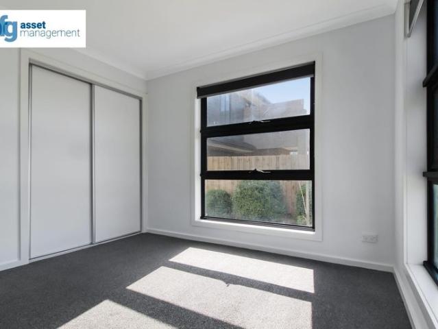 Townhouse for rent in Harpley, Melbourne