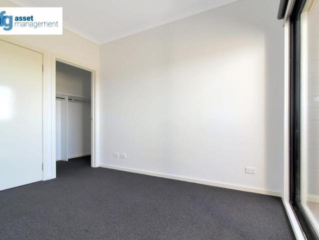 Townhouse for rent in Harpley, Melbourne