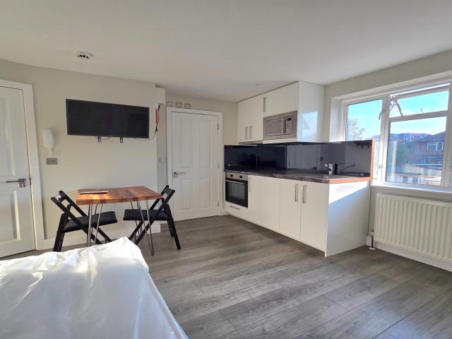 Studio for rent in London Borough of Ealing, Greater London