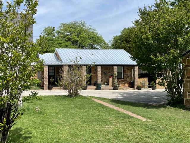 Room for rent in Bowie, Texas