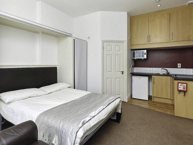 Studio for rent in West Midlands