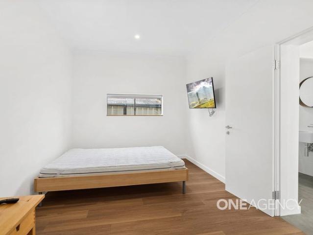 Granny Flat for rent in Vincentia, New South Wales
