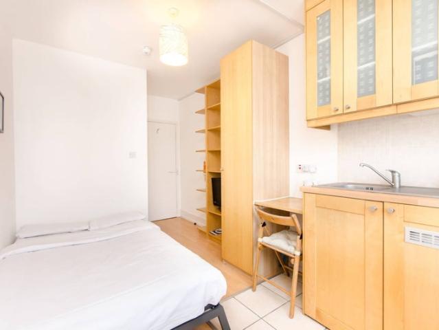 Studio for rent in Tachbrook Estate, Greater London