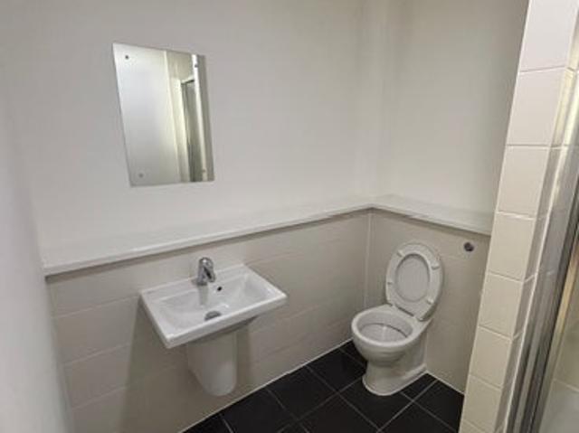 Studio for rent in Calderstones