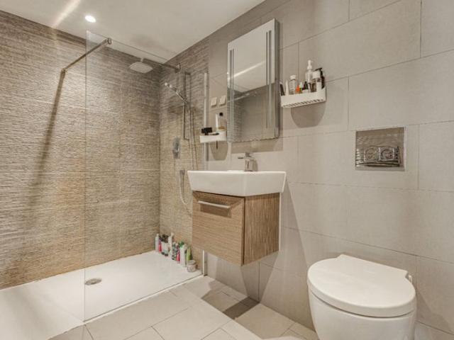 Studio for rent in Clapham Junction, Greater London