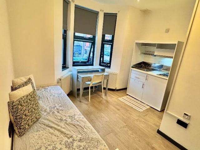 Studio for rent in Dudden Hill, Greater London