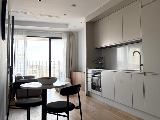 Studio for rent in London City Island, Blackwall