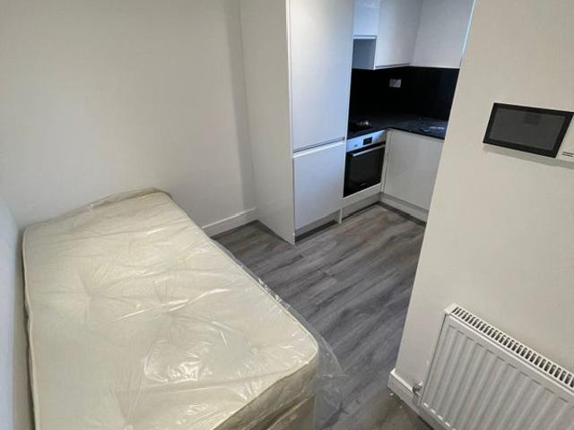 Studio for rent in London Borough of Lewisham, Ladywell