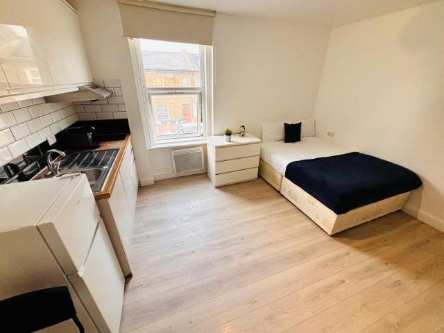 Studio for rent in Dollis Hill, Greater London