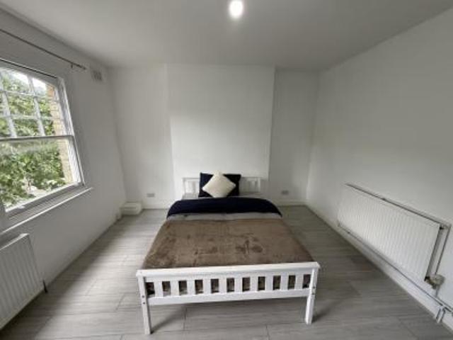 Studio for rent in West Kensington, Greater London