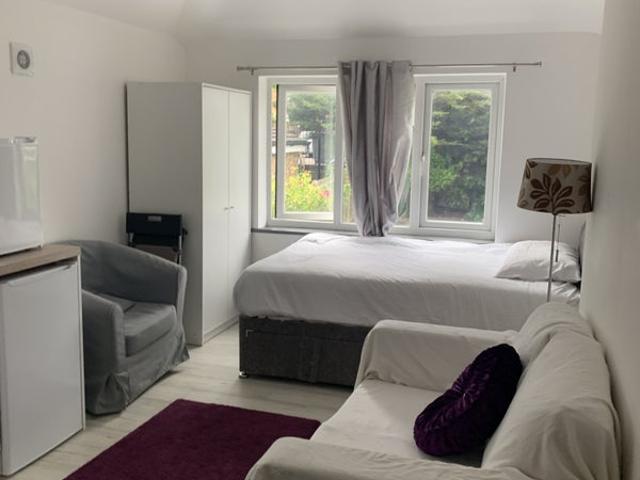 Studio for rent in Dollis Hill, Greater London