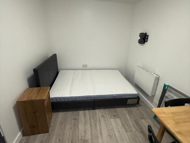 Studio for rent in Brent Cross, Greater London