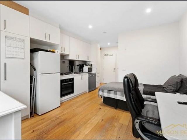 Granny Flat for rent in Oakleigh, Melbourne