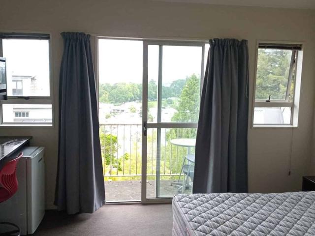 Property for rent in Otakou