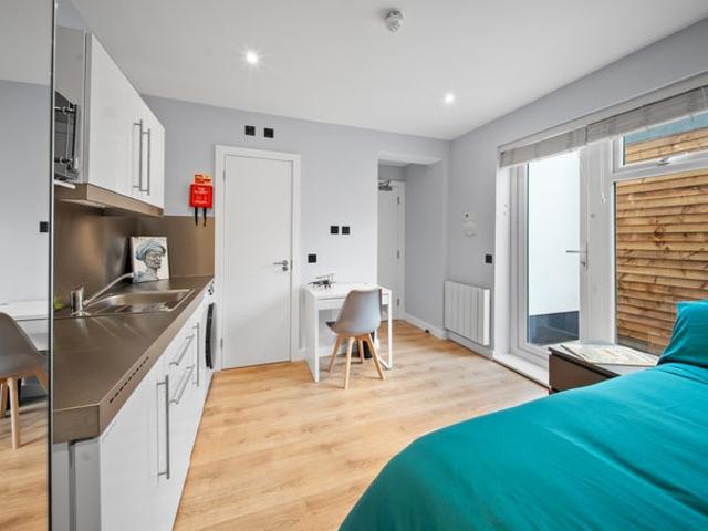 Studio for rent in London Borough of Ealing, Greater London