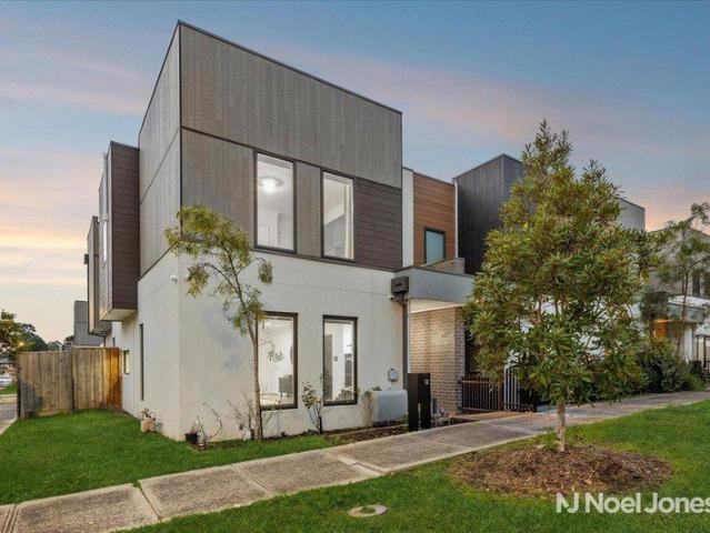 Townhouse for sale in Camerons Creek, Victoria