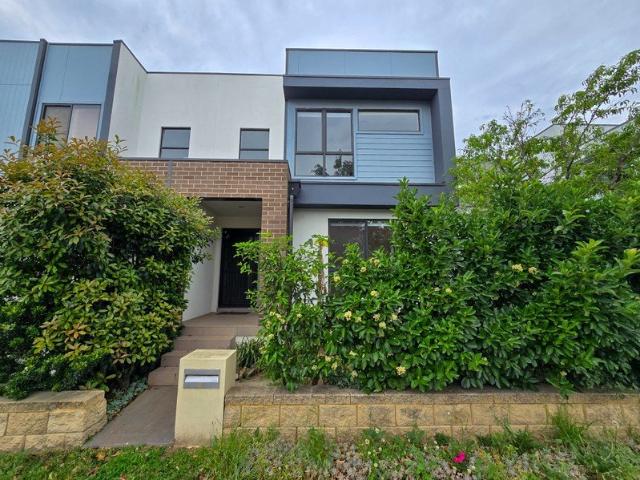Townhouse for rent in Catherine Field, Sydney