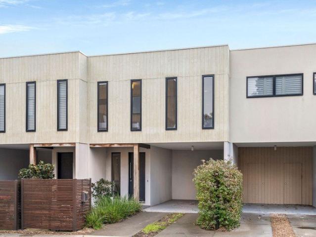 Townhouse for sale in Camerons Creek, Victoria
