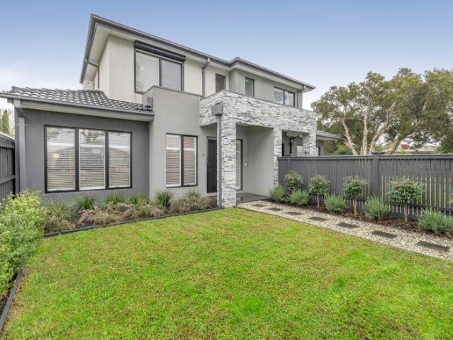 Townhouse for sale in Camerons Creek, Victoria