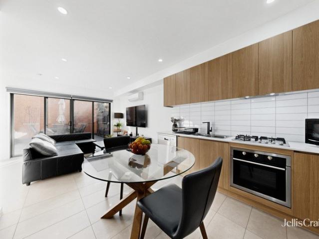 Townhouse for rent in Hadfield, Melbourne