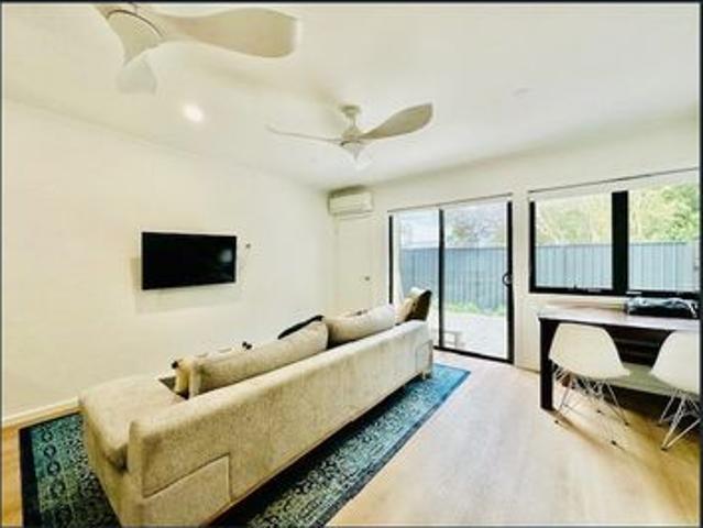 Townhouse for rent in Wollongong West, New South Wales