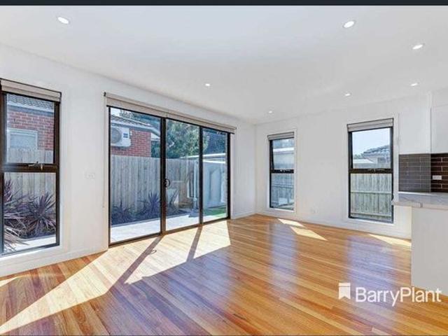 Townhouse for rent in Camerons Creek, Victoria