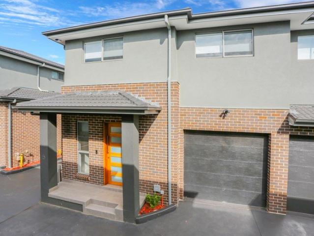 Townhouse for rent in Sydney, New South Wales
