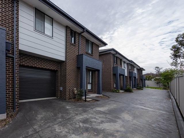 Townhouse for rent in Sydney, New South Wales