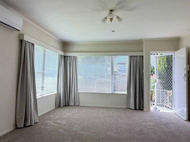 Apartment for rent in Ōwairaka, Albert-Eden