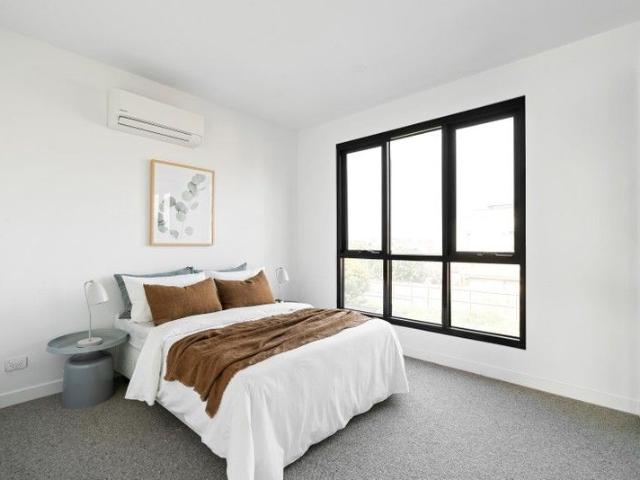 Townhouse for sale in Altona North