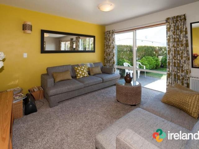 Townhouse for rent in Sumner Town Centre, Christchurch