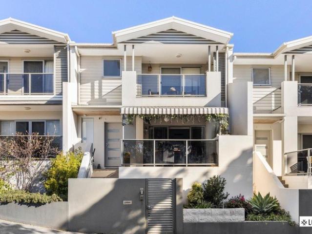 Townhouse for rent in Alderley, Greater Brisbane