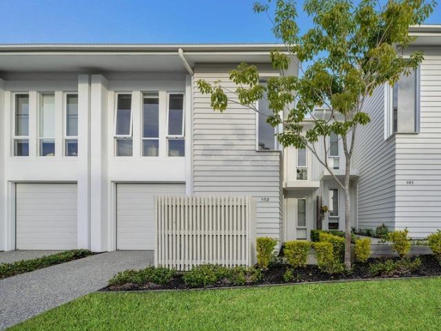 Townhouse for rent in Fernbrook, Queensland