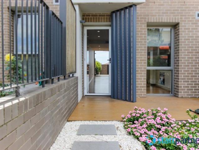 Townhouse for rent in Sydney, New South Wales