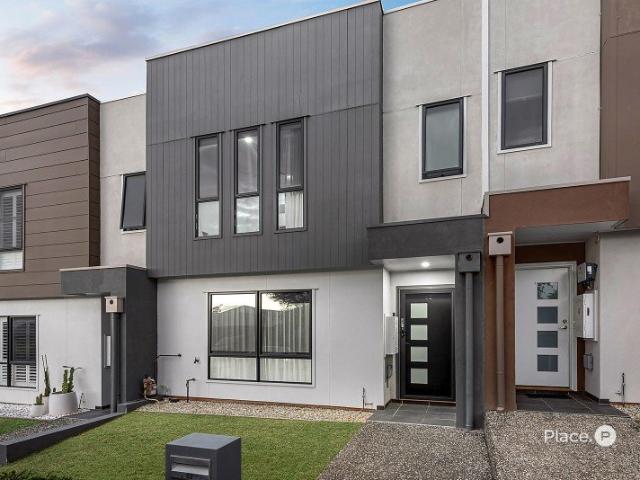 Townhouse for sale in Toombul, Queensland