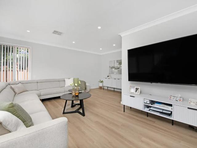 House for rent in St Clair, Sydney
