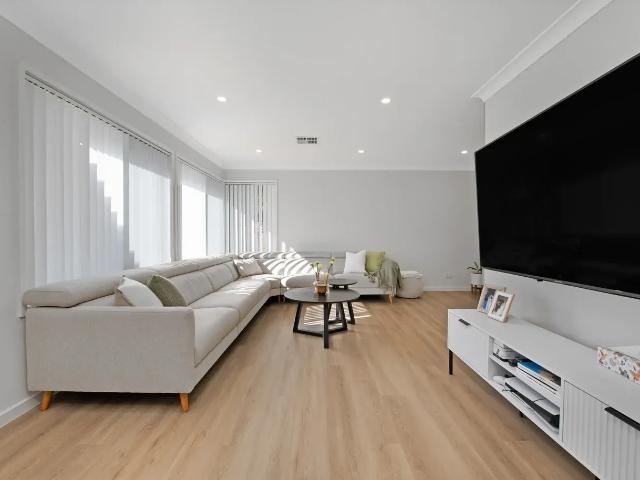 House for rent in St Clair, Sydney