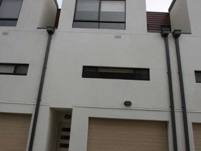 Townhouse for rent in Craigieburn, Victoria