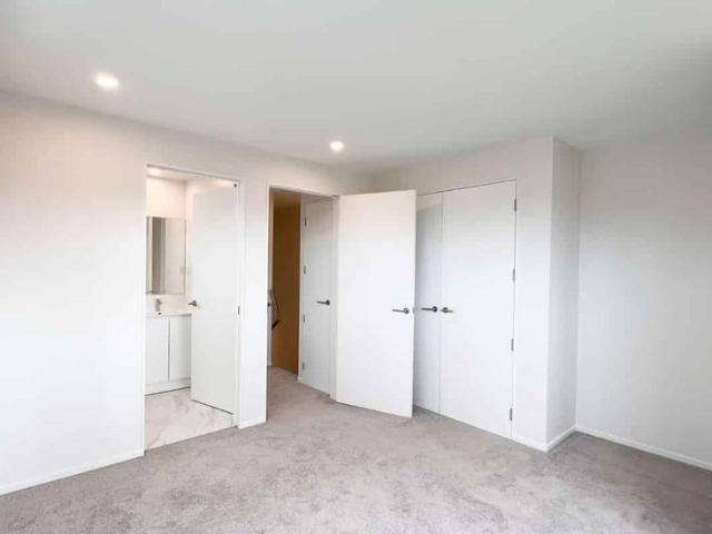 Townhouse for rent in Glen Innes, Oroua County