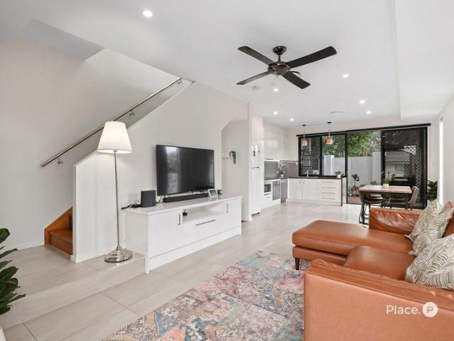 Townhouse for sale in Toombul, Queensland