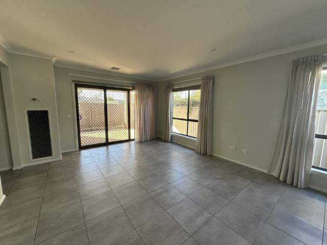 Townhouse for rent in Shepparton, Victoria