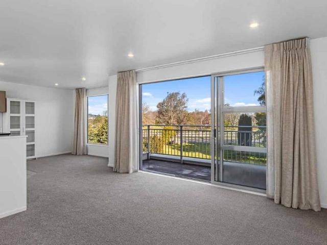 Townhouse for rent in Heathcote, Canterbury