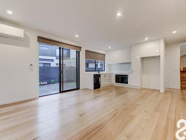 Townhouse for rent in Camerons Creek, Victoria