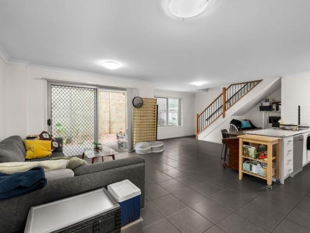 Townhouse for rent in Toombul, Queensland