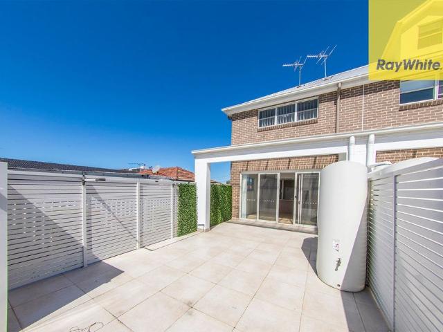 Townhouse for rent in Sydney, New South Wales