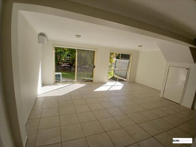 Townhouse for rent in Fernbrook, Queensland