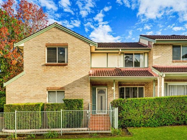 Townhouse for rent in Sydney, New South Wales