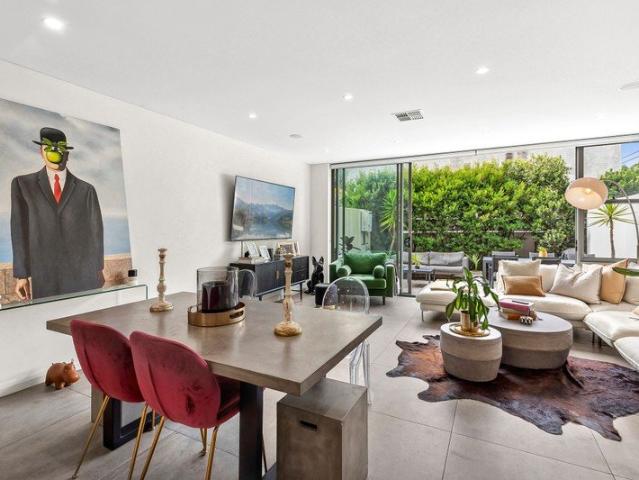 Townhouse for rent in Beaconsfield, Sydney