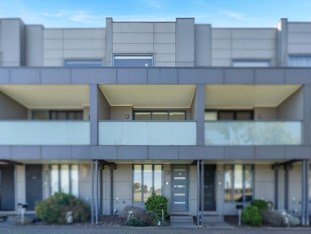 Townhouse for sale in Craigieburn, Melbourne
